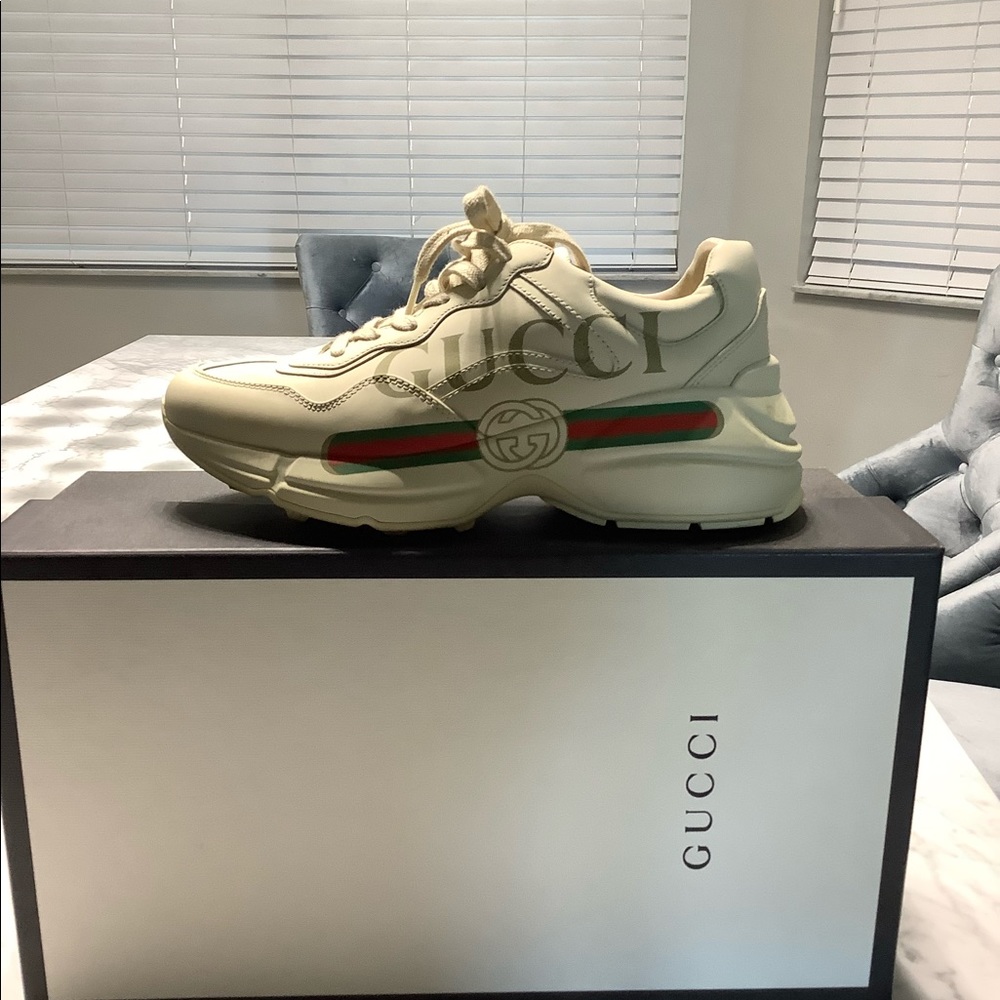 Rhyton Gucci Logo Leather Sneaker
